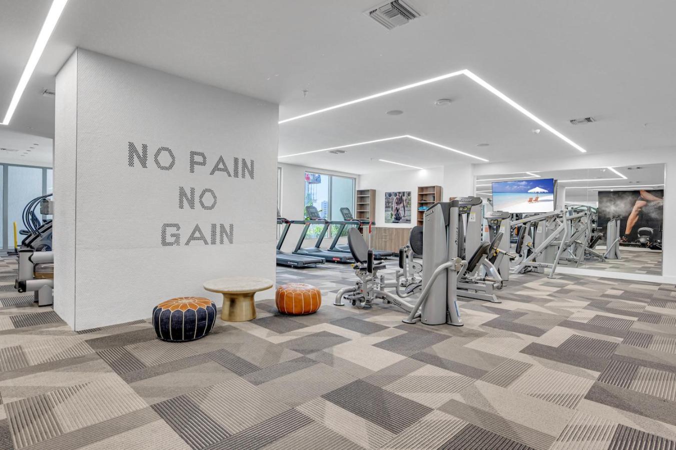 Appartamento Beautiful Unit In Downtown Miami With Free Parking Esterno foto
