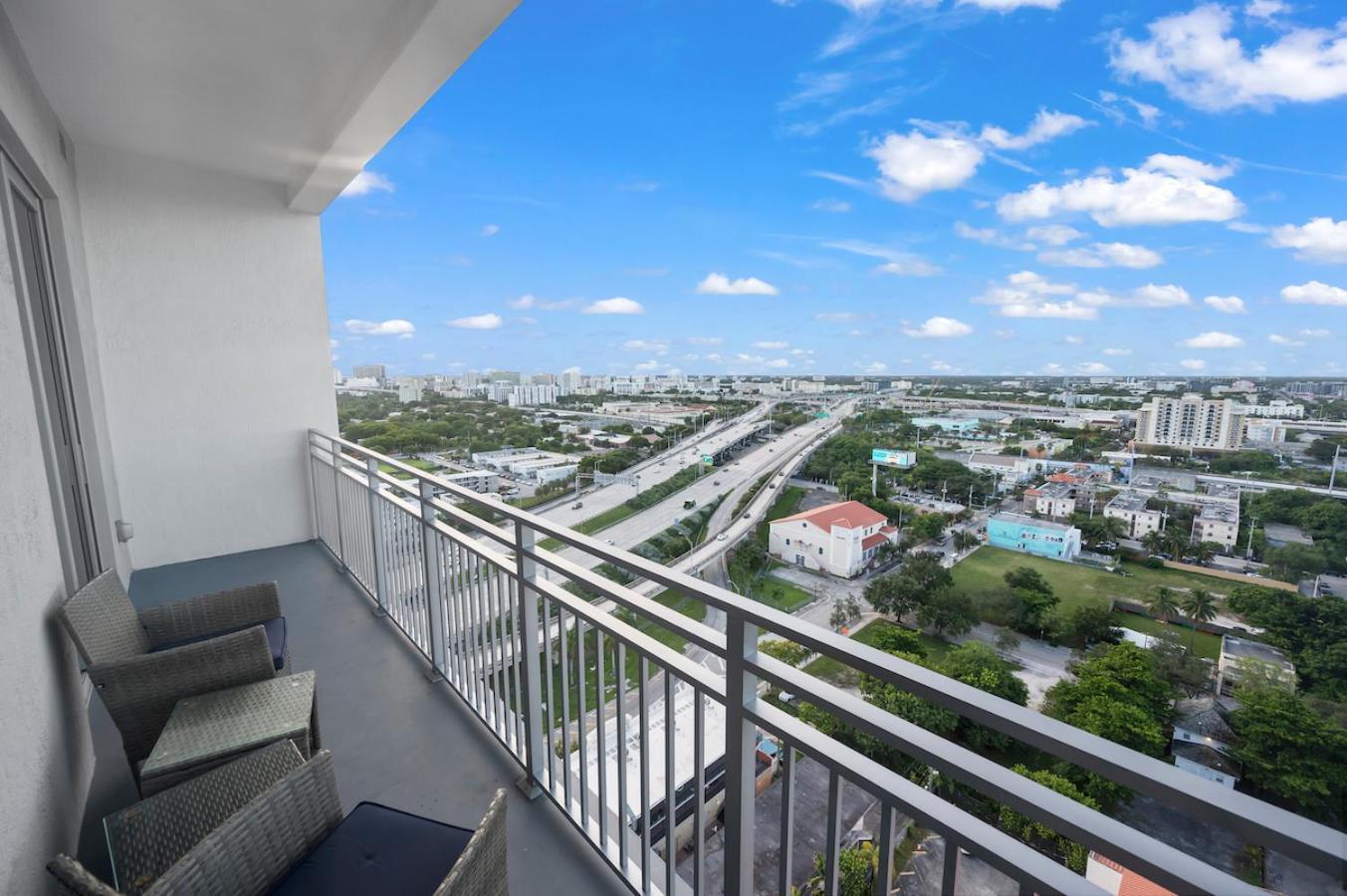 Appartamento Beautiful Unit In Downtown Miami With Free Parking Esterno foto